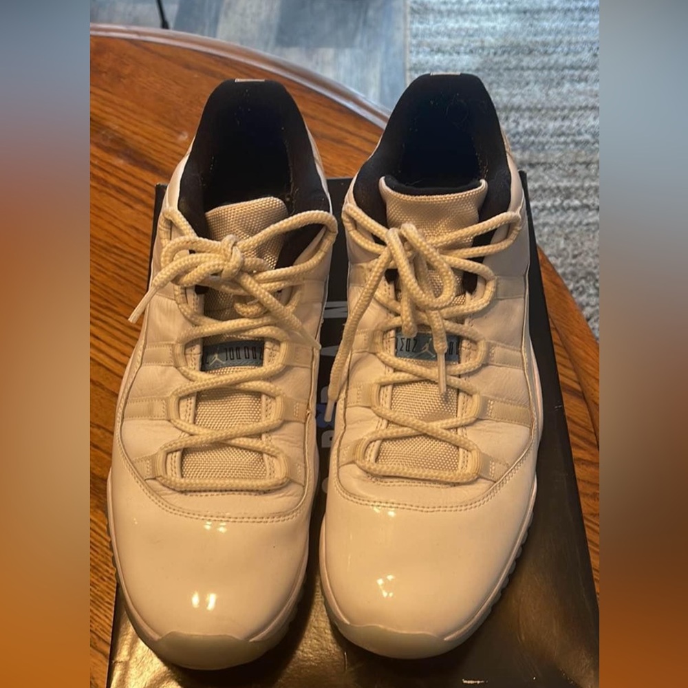 Jordan 11 Retro Low